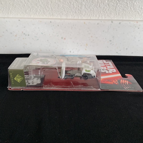 2015 Hasbro Disney Star Wars Luke Skywalker Action Figure - Picture 4 of 9